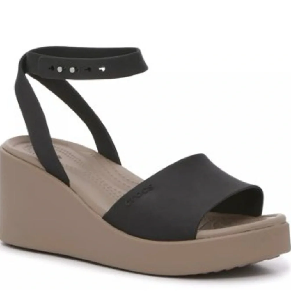 CROCS Brooklyn Wedge Sandals Women's Black and Tan - Picture 6 of 6